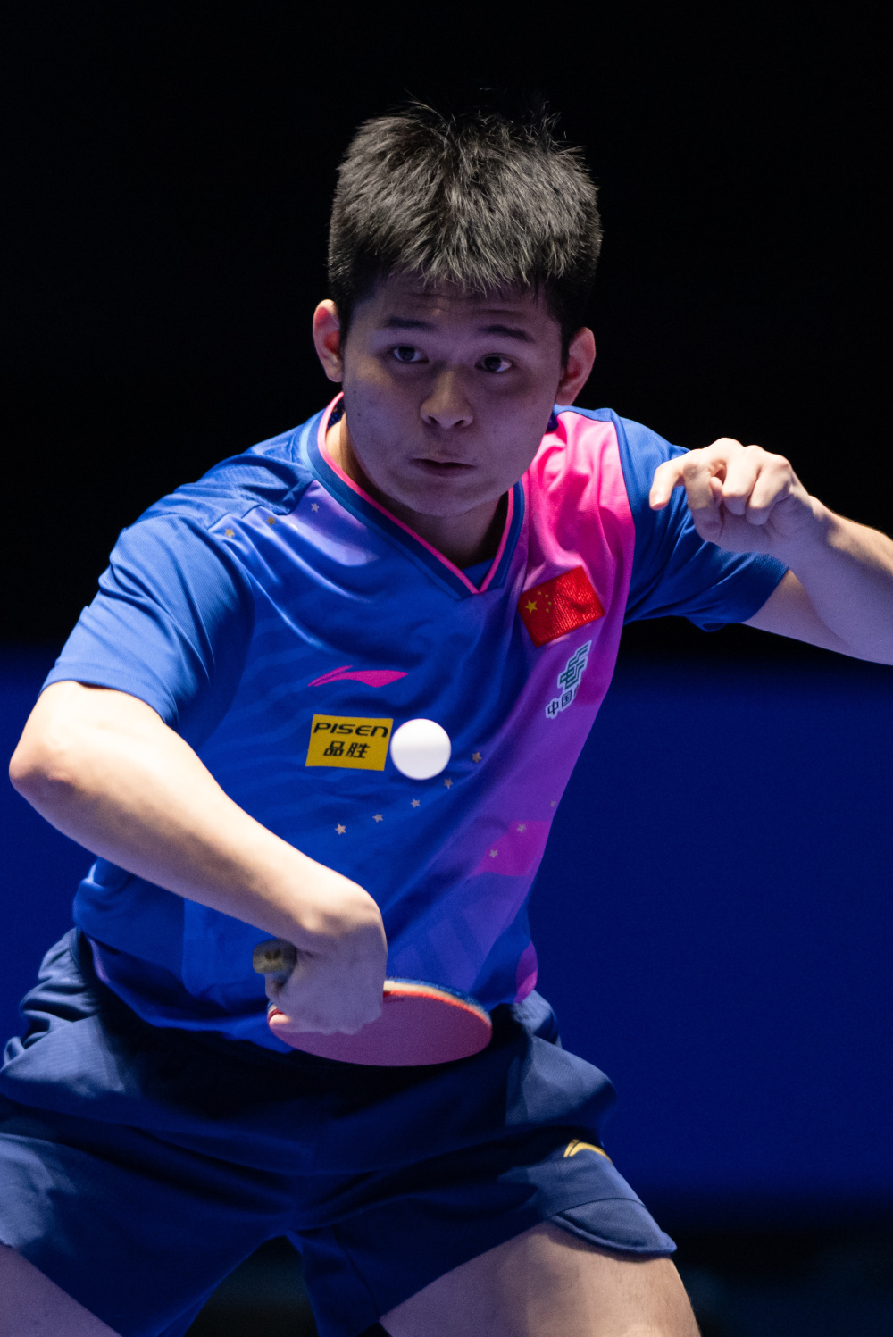 更显霸气 更显霸气