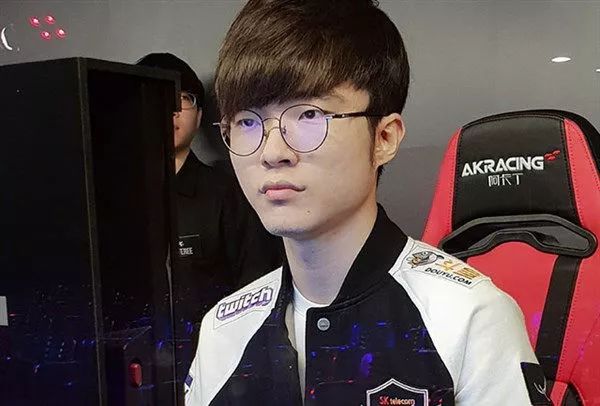 快船侧翼若 快船侧翼若